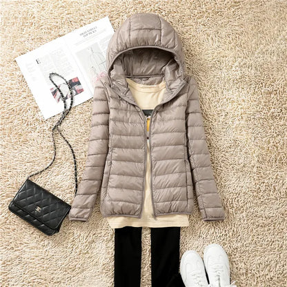 Khakifarrben Daunenmäntel mit Kapuze